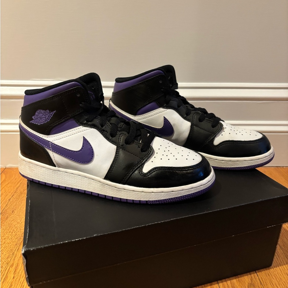 Nike Air Jordan 1 Mid Black White Dark Iris